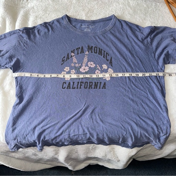 American Eagle Santa Monica Blue Graphic Tee M Floral Cropped Oversized Casual - Picture 5 of 8
